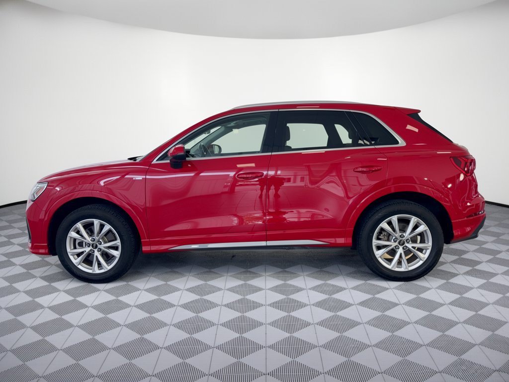 Used 2025 Audi Q3 2.0T Premium AWD/4WD image 2