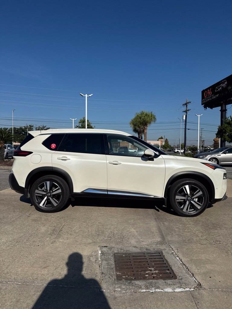 Used 2023 Nissan Rogue Platinum w/ Platinum Premium Package FWD image 4