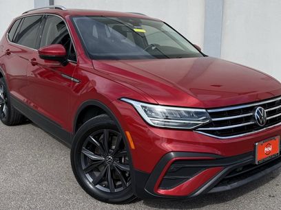 Used 2022 Volkswagen Tiguan SE w/ Panoramic Sunroof Package