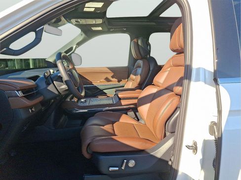 New 2026 Lincoln Navigator L Reserve image 12
