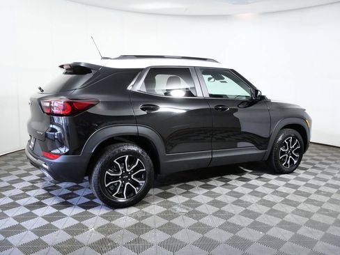 Used 2024 Chevrolet TrailBlazer ACTIV w/ Convenience Package AWD/4WD image 8