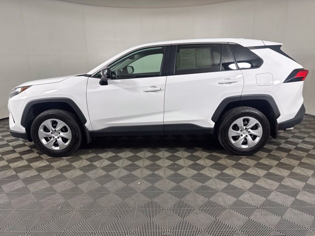Used 2024 Toyota RAV4 LE AWD/4WD image 7