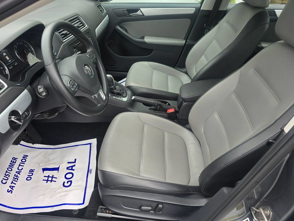 Used 2014 Volkswagen Jetta Hybrid Sedan FWD image 8