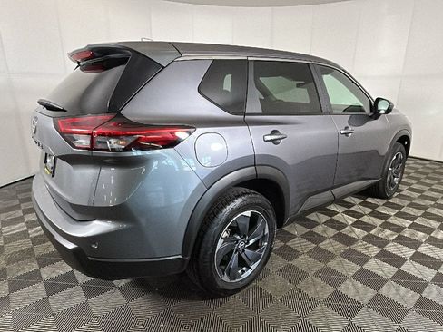 Used 2025 Nissan Rogue SV FWD image 3