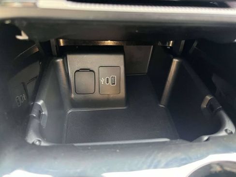 Used 2025 Ford Explorer Platinum w/ Ultimate Package RWD image 32