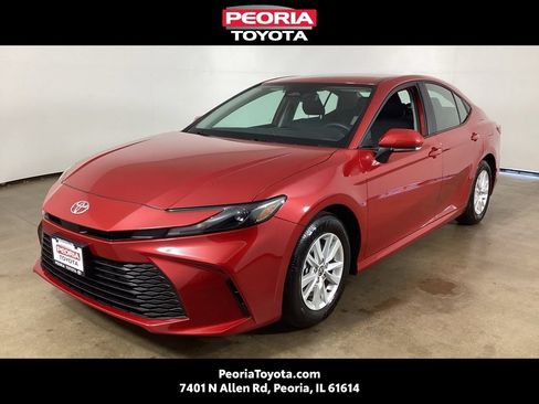 Used 2025 Toyota Camry LE w/ Convenience Package FWD image 1