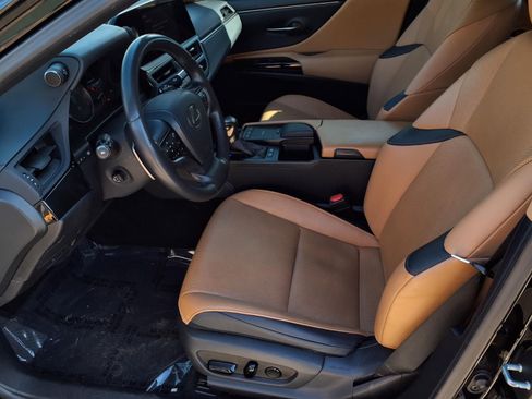 Used 2022 Lexus ES 300h w/ Premium Package image 15