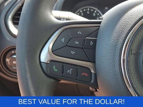Used 2022 Jeep Renegade Latitude AWD/4WD image 23