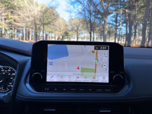 Used 2021 Nissan Rogue SL w/ Premium Package image 5