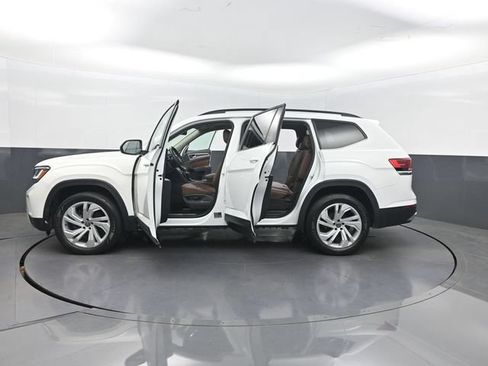 Used 2022 Volkswagen Atlas SE w/ Panoramic Sunroof Package FWD image 38