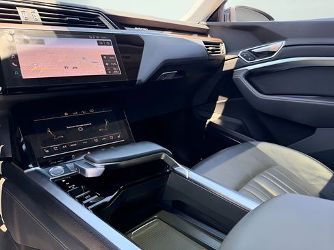 Used 2019 Audi e-tron Premium Plus AWD/4WD image 26