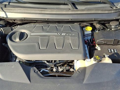 Used 2021 Jeep Cherokee Limited image 27