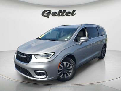 Used 2021 Chrysler Pacifica Touring-L