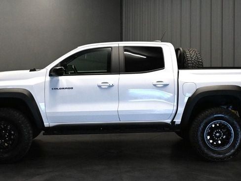Used 2024 Chevrolet Colorado ZR2 w/ ZR2 Bison Edition AWD/4WD image 8