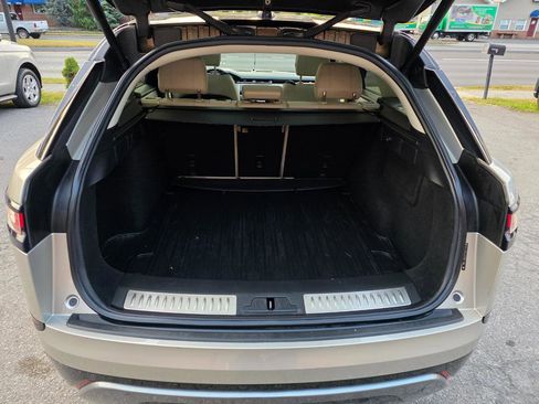 Used 2018 Land Rover Range Rover Velar R-Dynamic SE AWD/4WD image 13