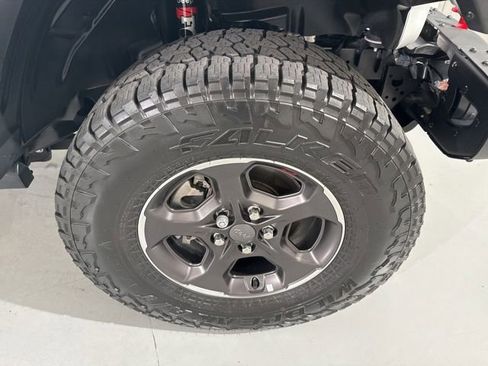 Used 2022 Jeep Gladiator Rubicon w/ LED Lighting Group AWD/4WD image 12