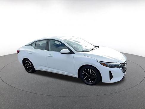 Used 2024 Nissan Sentra SV image 2