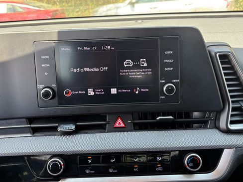 Used 2025 Kia Sportage LX image 20