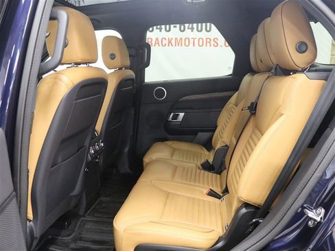 Used 2020 Land Rover Discovery HSE AWD/4WD image 19