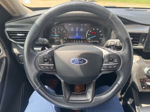 Used 2020 Ford Explorer XLT w/ Equipment Group 202A image 14