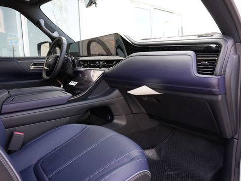 New 2026 INFINITI QX80 4WD image 22