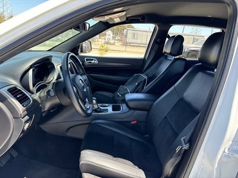 Used 2018 Jeep Grand Cherokee Altitude AWD/4WD image 7