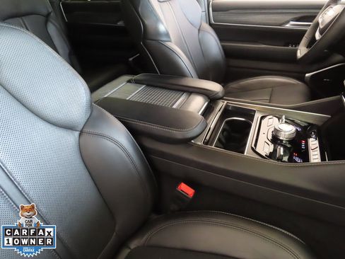 Used 2023 Jeep Wagoneer L Series III w/ Convenience Group I image 28