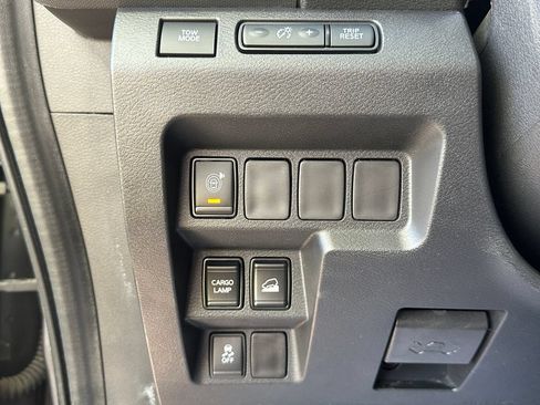 Used 2022 Nissan Frontier SV w/ Technology Package AWD/4WD image 17