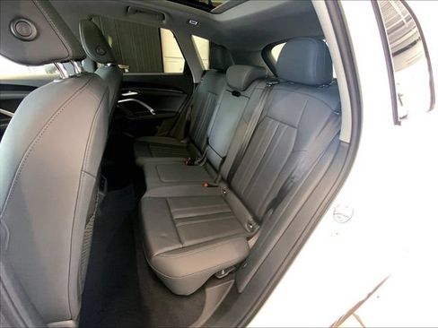 Certified 2025 Audi Q5 Premium w/ Convenience Package AWD/4WD image 23