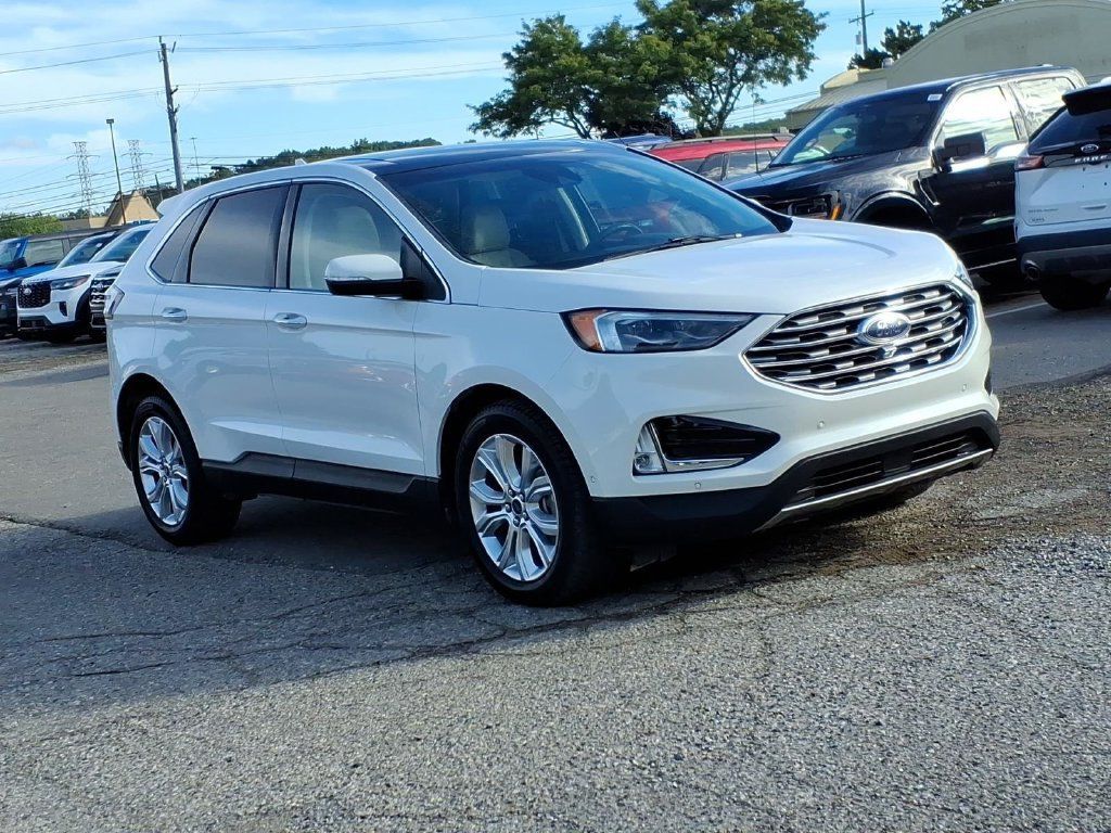 Used 2020 Ford Edge Titanium w/ Equipment Group 301A AWD/4WD image 7