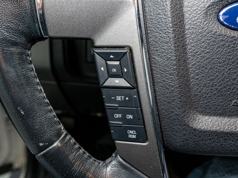 Used 2017 Ford Expedition Platinum image 30