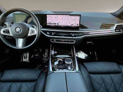 Used 2024 BMW X7 xDrive40i w/ M Sport Package AWD/4WD image 7