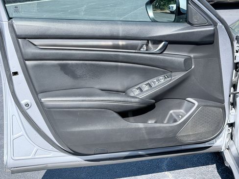 Used 2020 Honda Accord Sport image 29