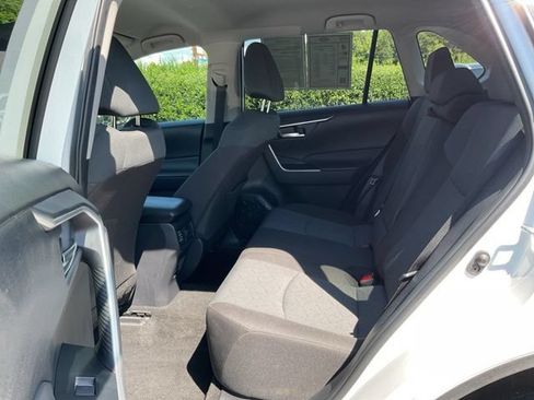 Used 2025 Toyota RAV4 XLE AWD/4WD image 20