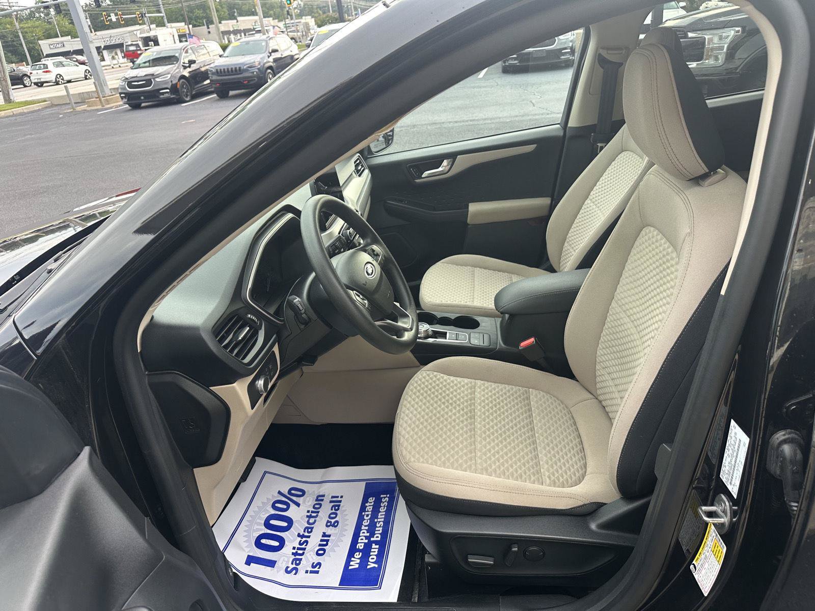 Used 2020 Ford Escape SE FWD image 18