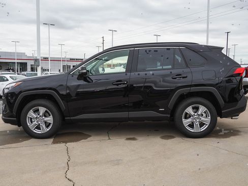 New 2025 Toyota RAV4 XLE image 5