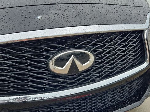 Used 2017 INFINITI QX30 Sport w/ Sport Leather Package FWD image 10