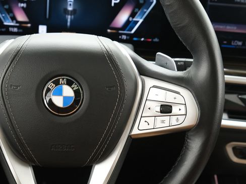 Used 2024 BMW X7 xDrive40i w/ Executive Package AWD/4WD image 14
