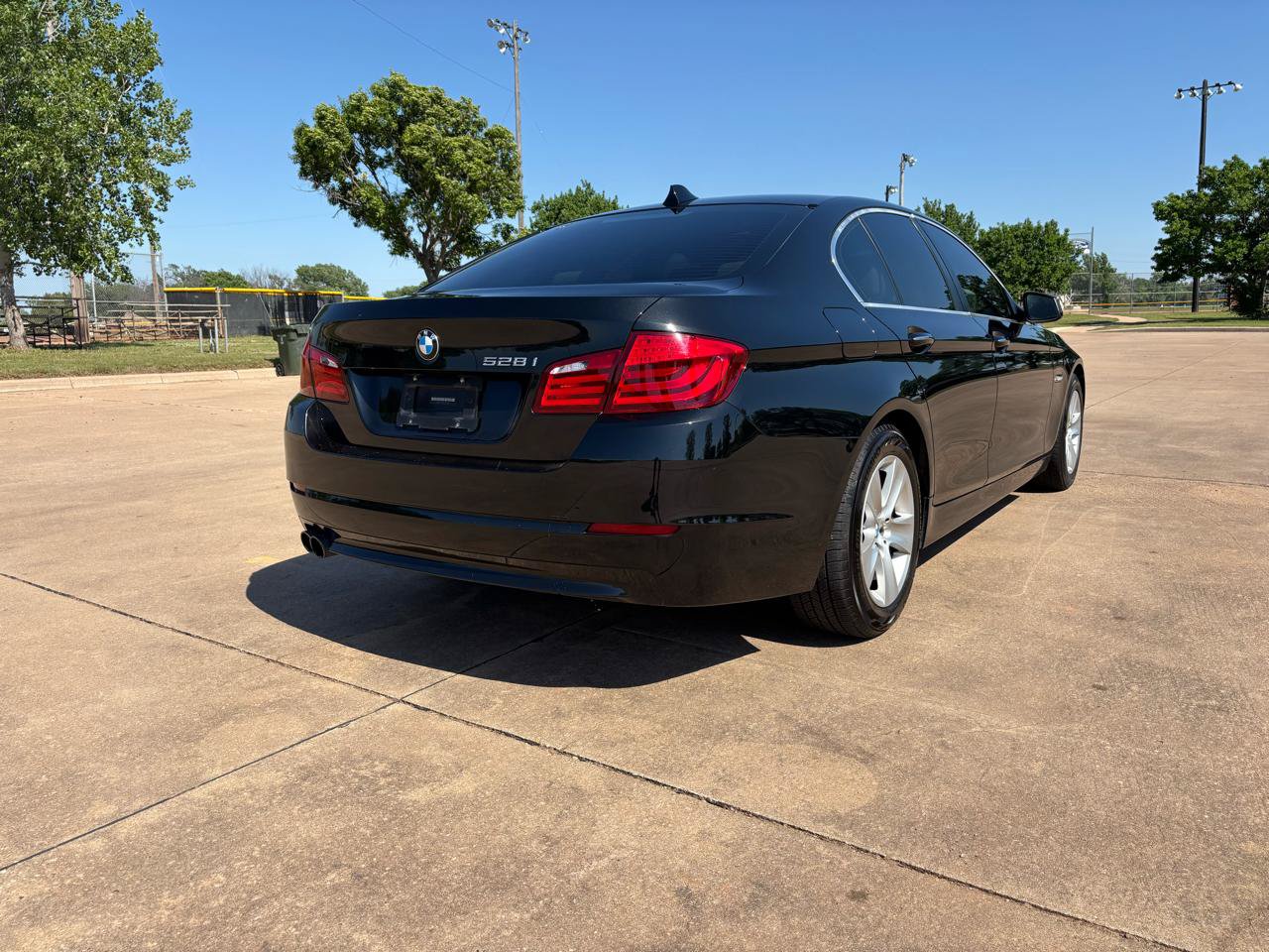 Used 2011 BMW 528i Sedan RWD image 24