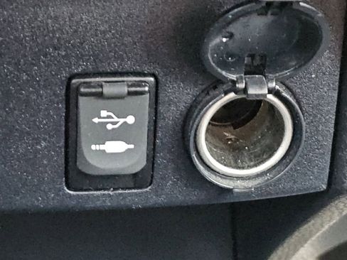 Used 2016 Toyota RAV4 LE image 15