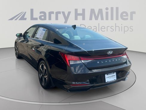 Used 2023 Hyundai Elantra Limited FWD image 4