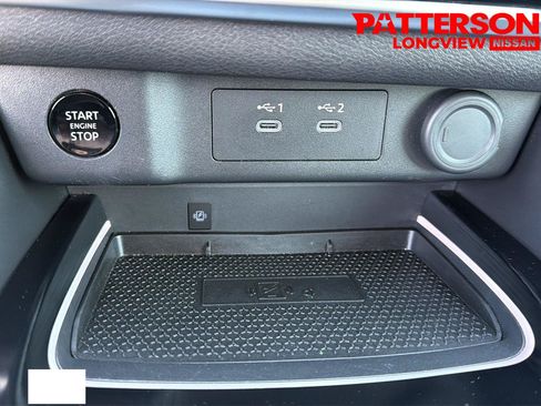 Used 2025 Nissan Rogue SL FWD image 11