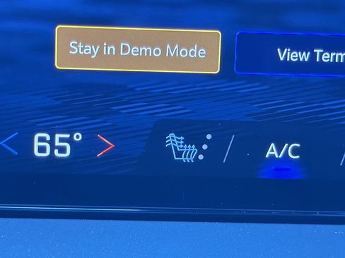 New 2026 Chevrolet Traverse LT w/ Sun and Wheel Package FWD image 30