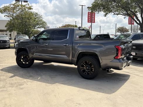 Used 2022 Toyota Tundra Capstone AWD/4WD image 10