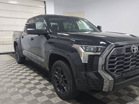 Used 2025 Toyota Tundra Platinum AWD/4WD image 2