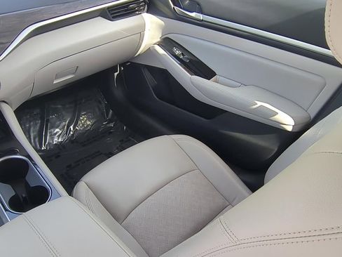 Used 2024 Nissan Altima 2.5 SL FWD image 18