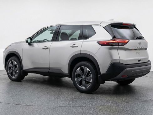 Used 2025 Nissan Rogue SV image 6