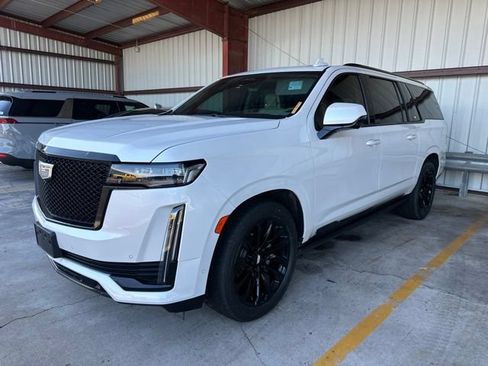 Used 2023 Cadillac Escalade ESV Sport Platinum w/ LPO, ONYX Package AWD/4WD image 13