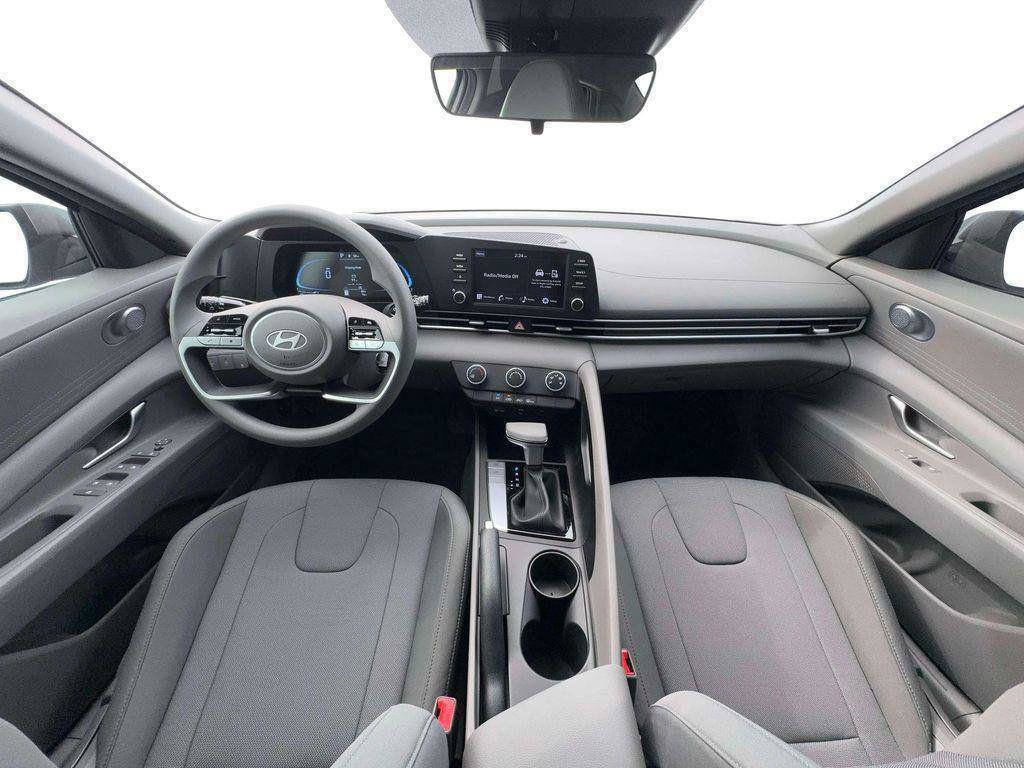 New 2026 Hyundai Elantra SE FWD image 13