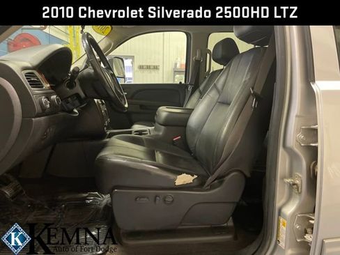 Used 2010 Chevrolet Silverado 2500 LTZ w/ Convenience Package image 11